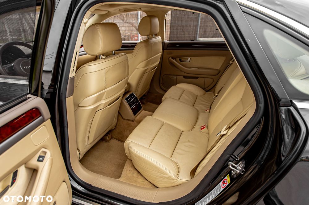 Audi A8 4.2 Quattro - 37