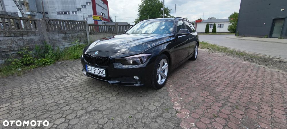 BMW Seria 3 318d DPF Edition Exclusive - 23