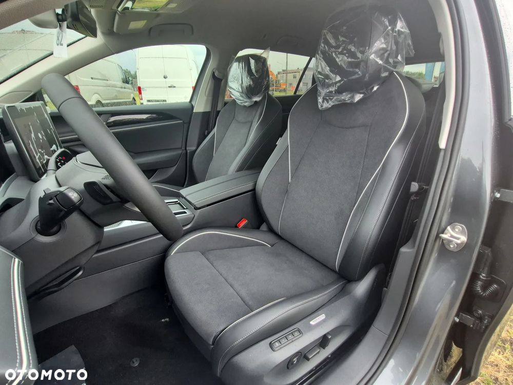 Volkswagen Passat - 11
