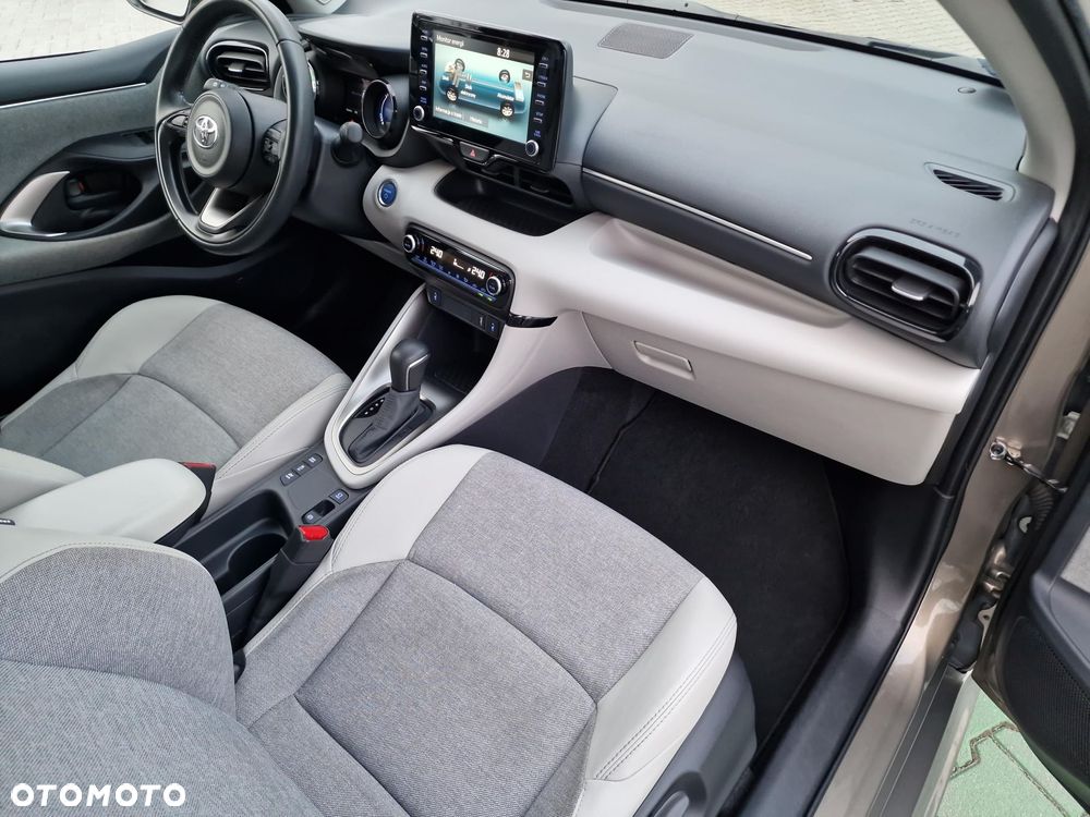 Toyota Yaris Hybrid 1.5 Selection Elegant - 16