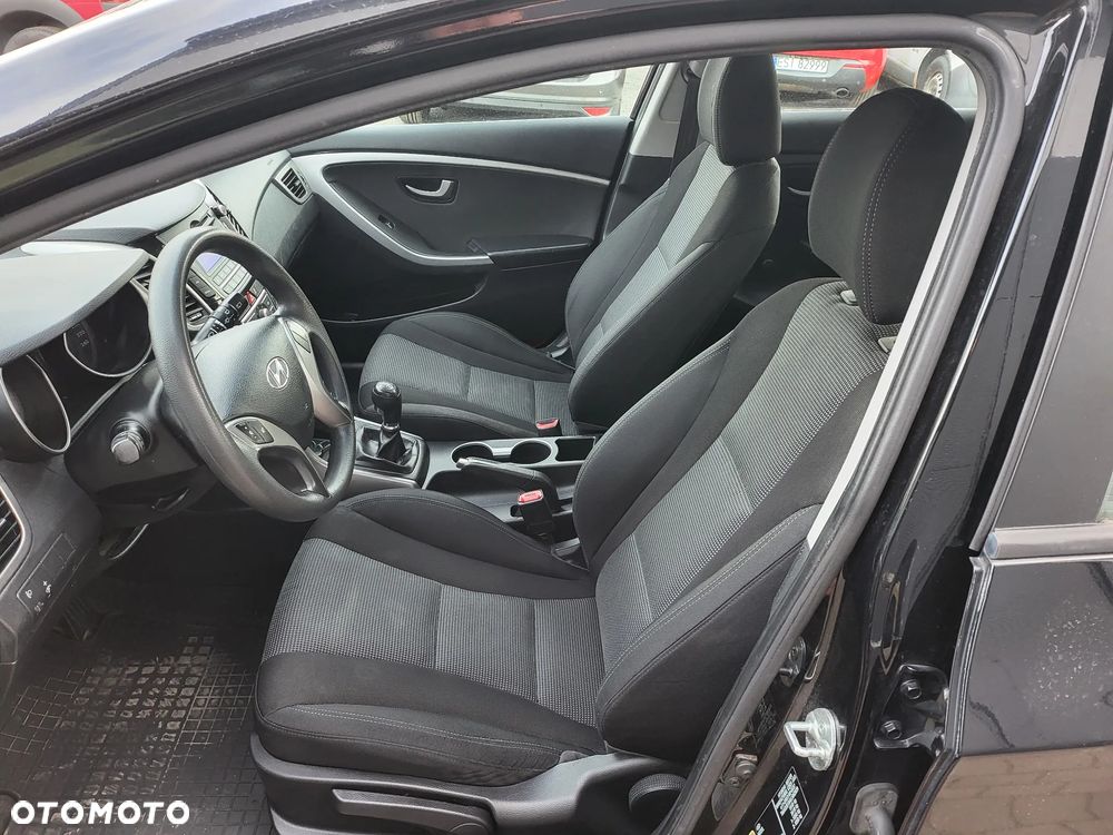 Hyundai i30 1.4 CRDi Premium - 28