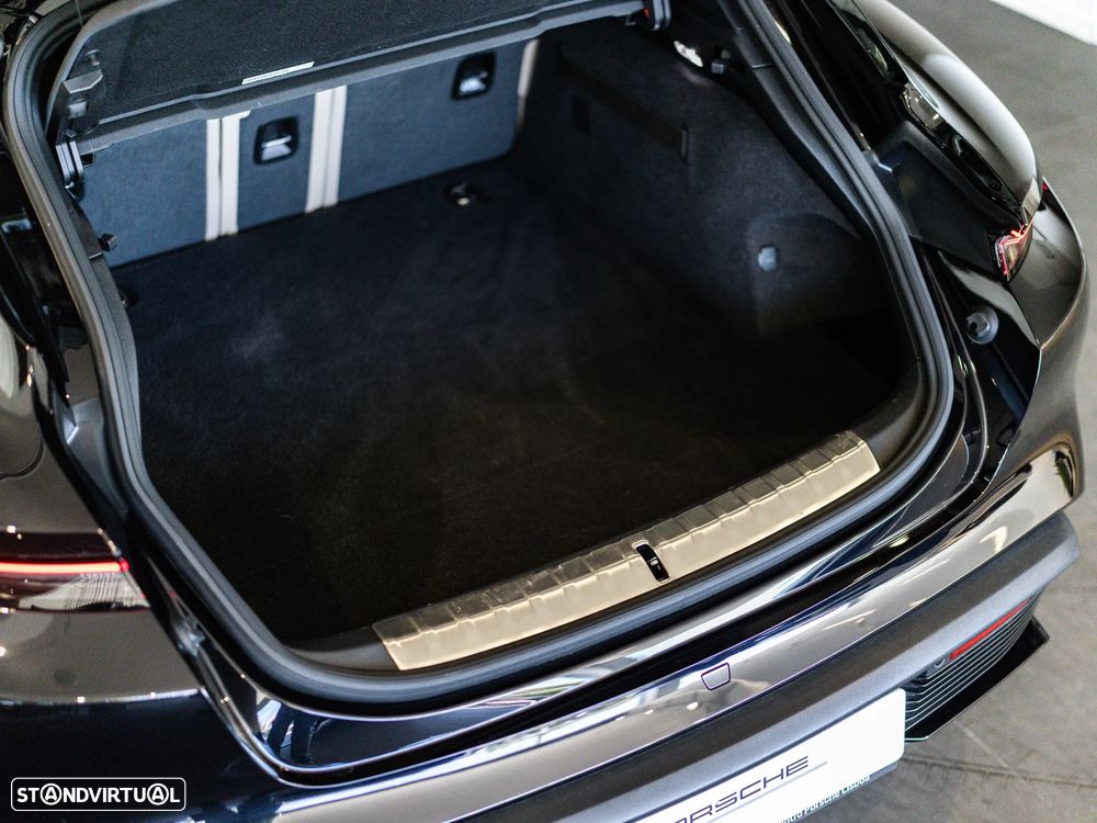 Porsche Taycan Sport Turismo - 19