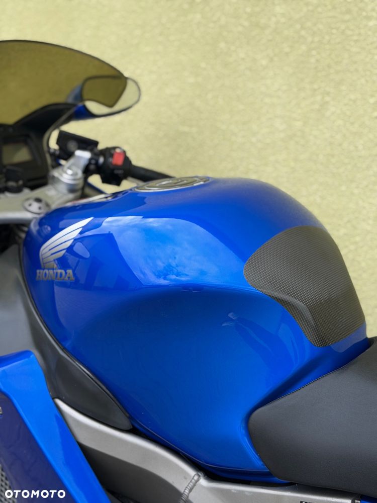 Honda CBR - 35