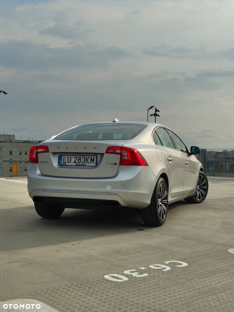 Volvo S60 - 3