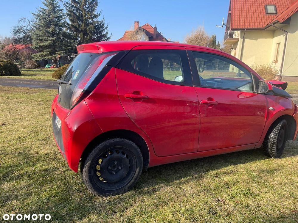 Toyota Aygo x-play - 6