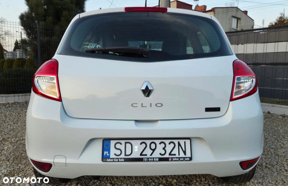 Renault Clio 1.2 16V 75 Collection - 12