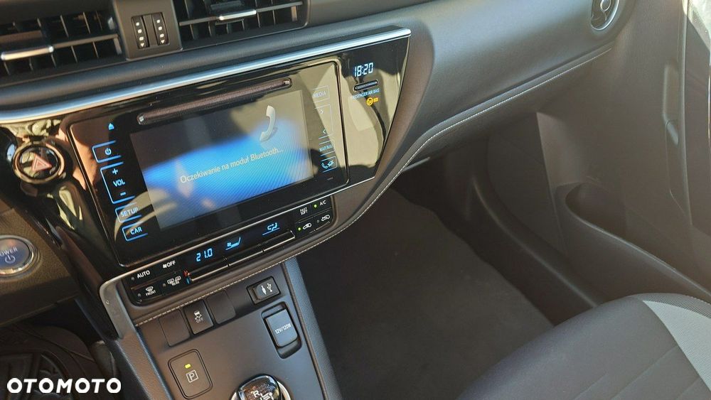 Toyota Auris - 15