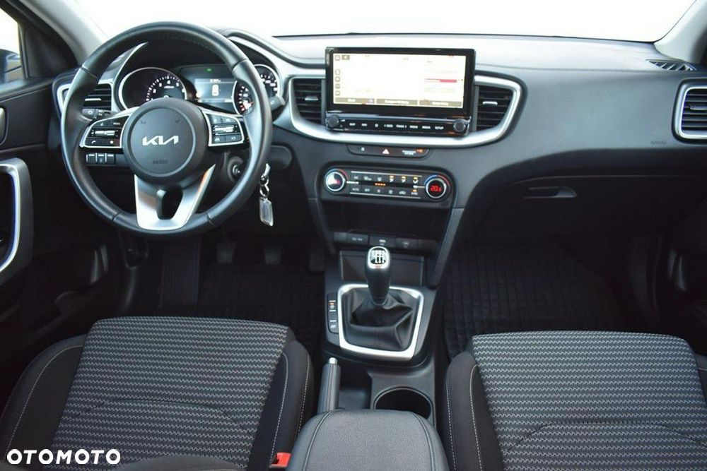 Kia Ceed 1.5 T-GDI M - 6