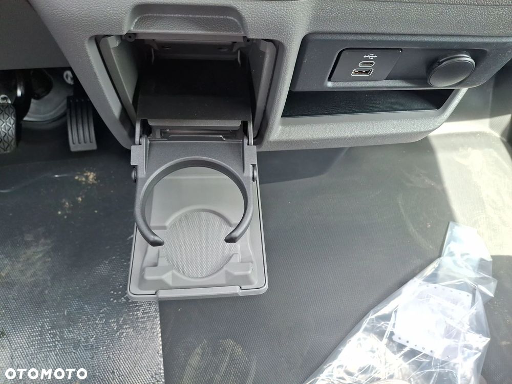 Volkswagen Transporter - 35