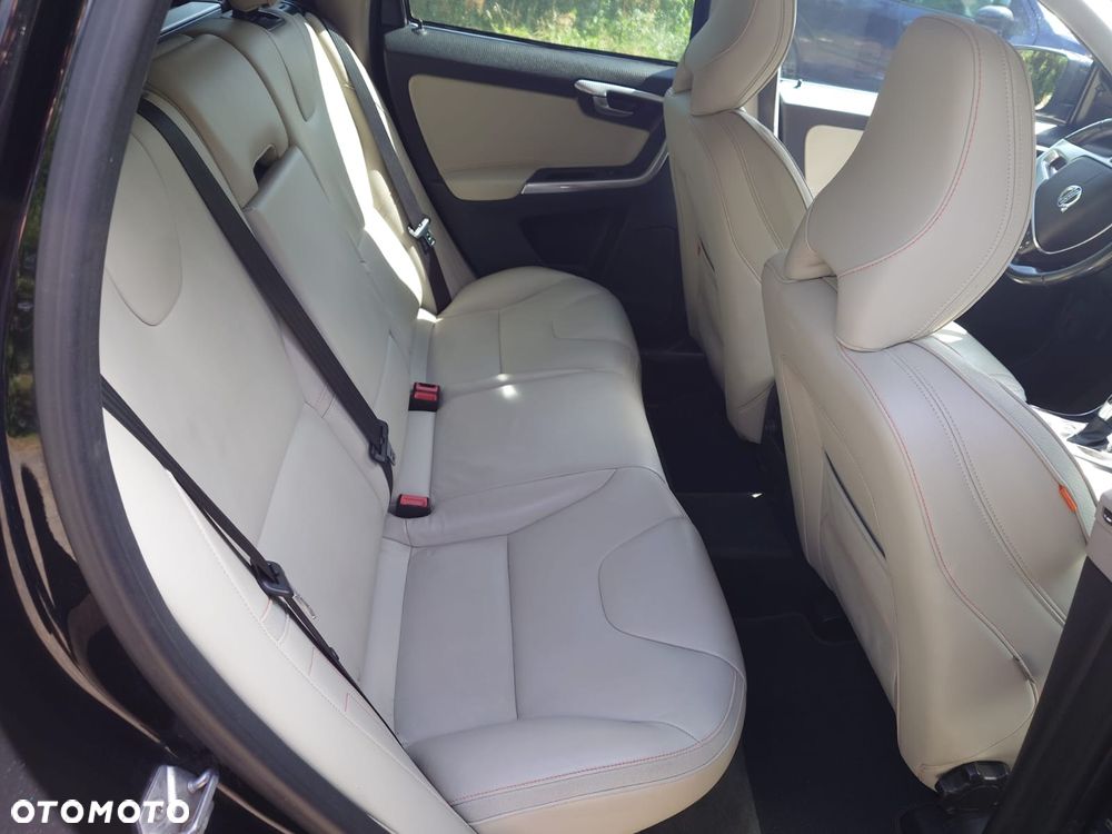 Volvo XC 60 D4 Drive-E Ocean Race - 15