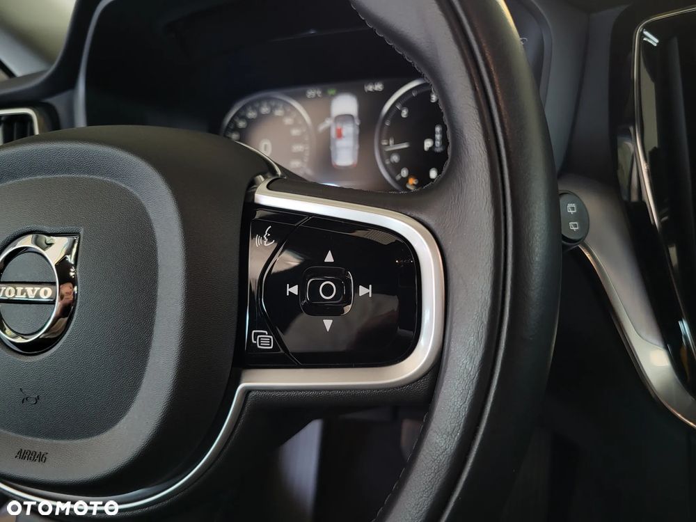 Volvo V60 B4 D Momentum - 17