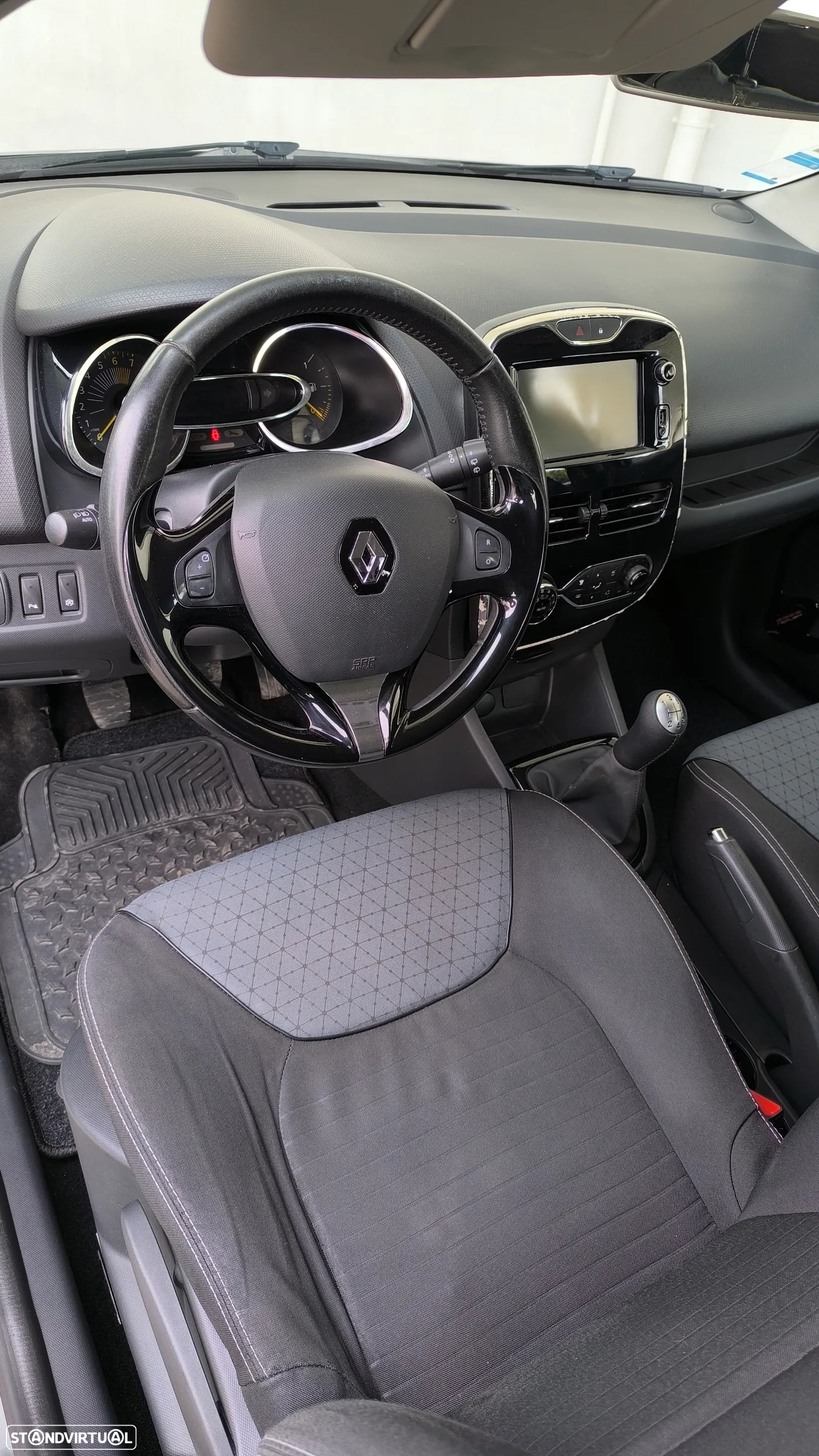 Renault Clio 0.9 TCE Dynamique S - 8