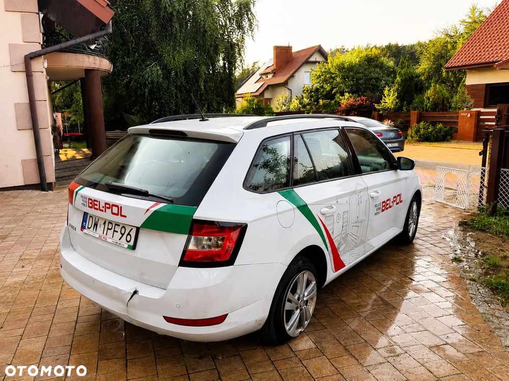 Skoda Fabia 1.0 TSI Style Color - 5