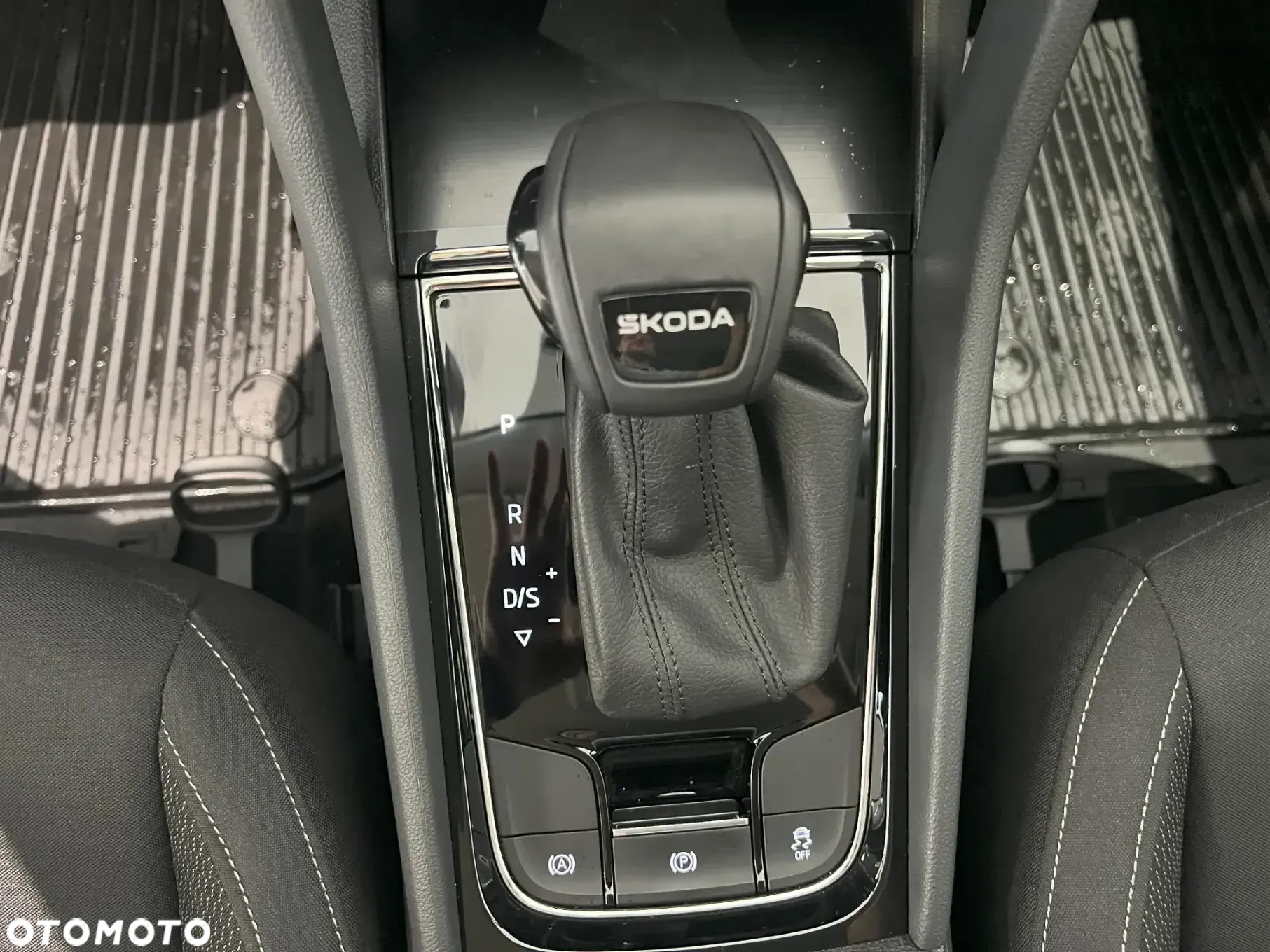 Skoda Karoq 1.5 TSI ACT Selection DSG - 18