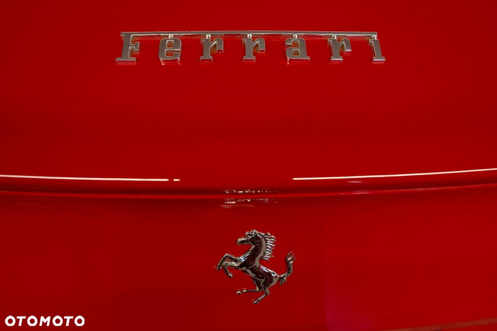 Ferrari California T - 16