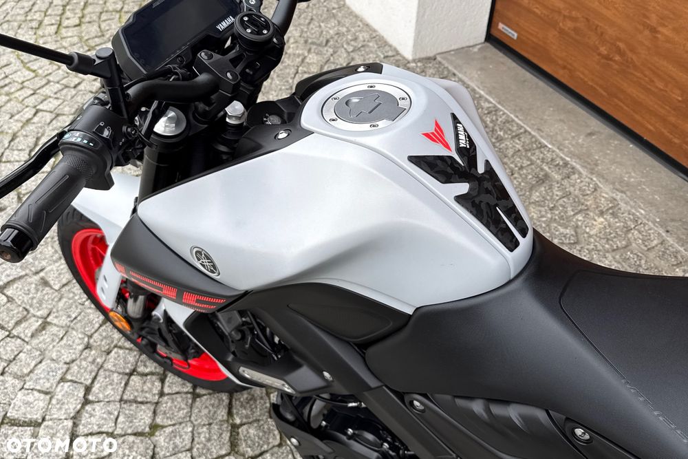 Yamaha MT - 19