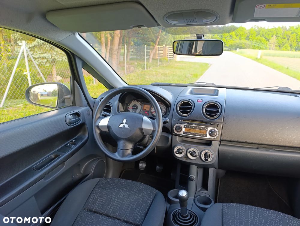 Mitsubishi Colt - 10