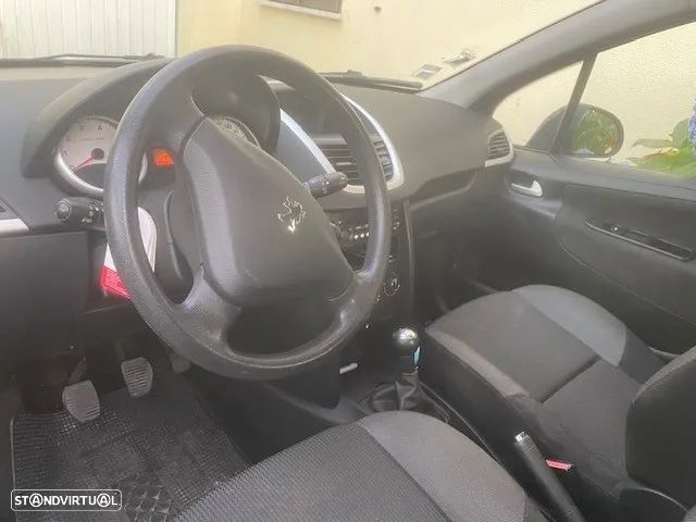 Peugeot 207 - 7