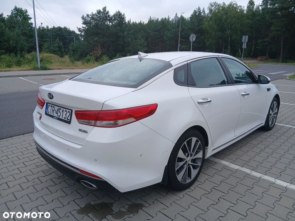 Kia Optima 1.7 CRDI XL DCT - 4
