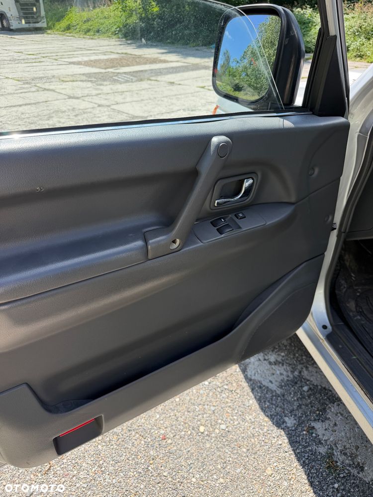 Mitsubishi Pajero 2.5 TD Classic - 10
