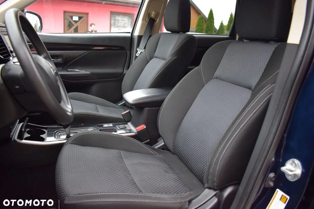 Mitsubishi Outlander 2.4 4WD CVT Instyle - 10