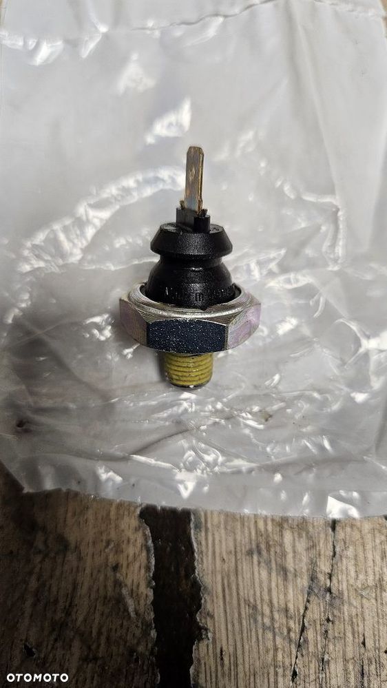 Czujnik ciśnienia oleju BRP Can-am Spyder  420256912 - 5