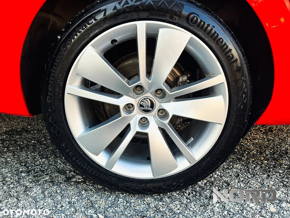 Skoda Superb Combi 2.0 TDI DSG Style - 12
