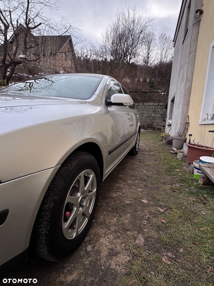 Skoda Octavia 2.0 FSI Ambiente Tiptr - 2