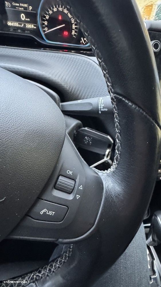 Peugeot 2008 1.2 PureTech Allure EAT6 - 20