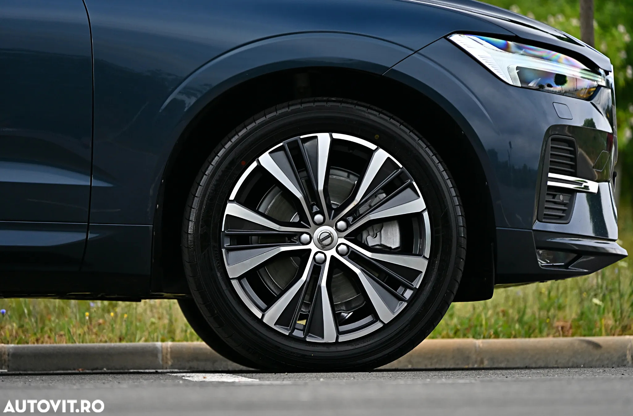 Volvo XC 60 B4 D AWD Geartronic Momentum Pro - 36
