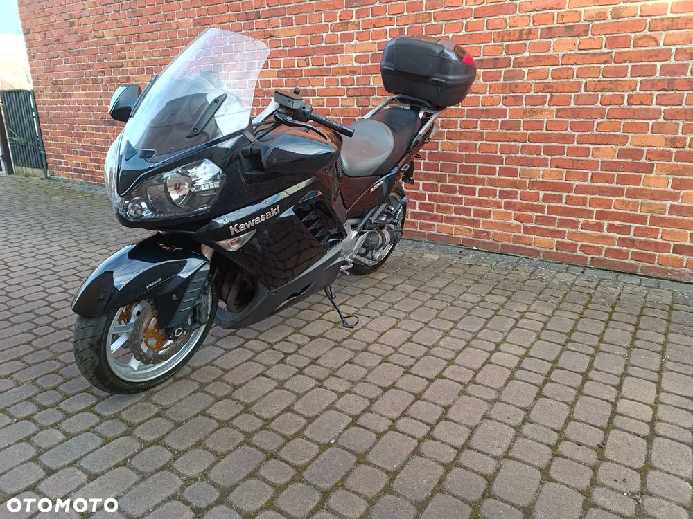 Kawasaki GTR - 19