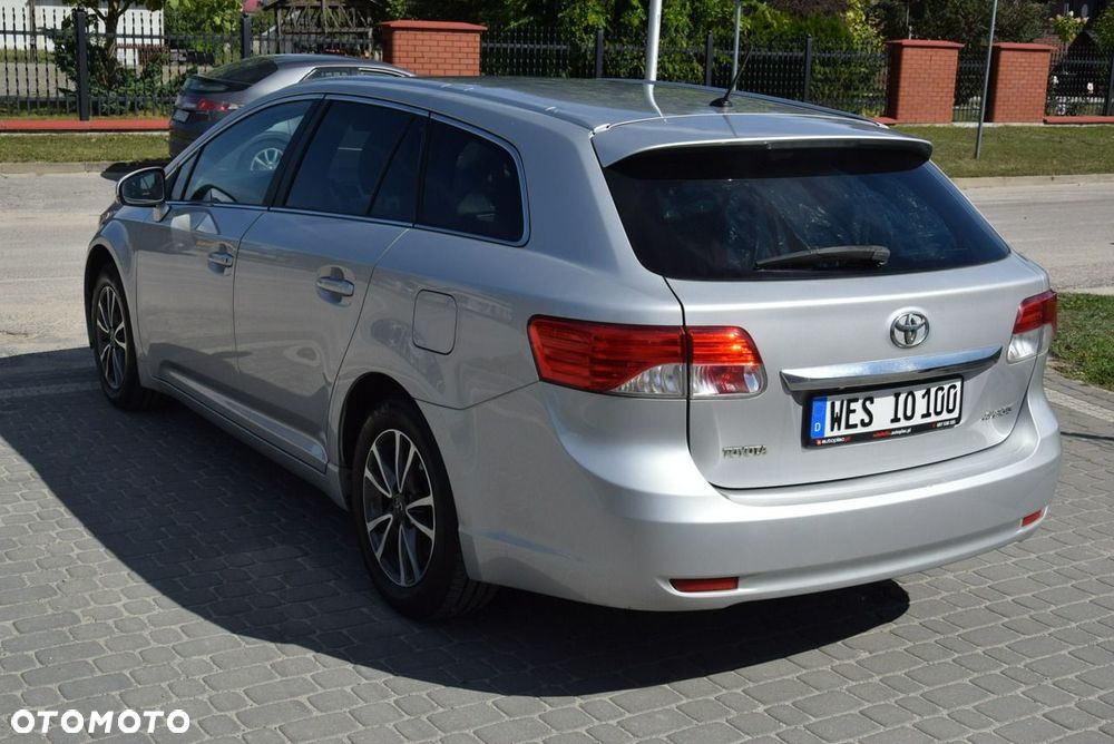 Toyota Avensis 1.8 Prestige - 11