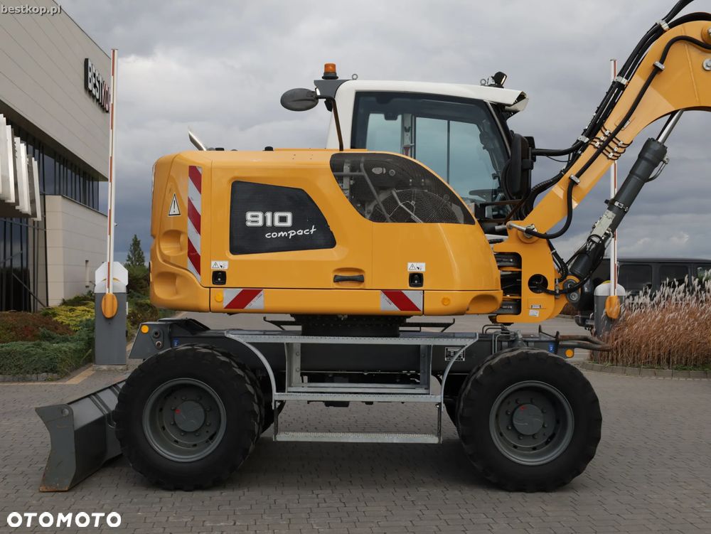 Liebherr A910 Compact - 4