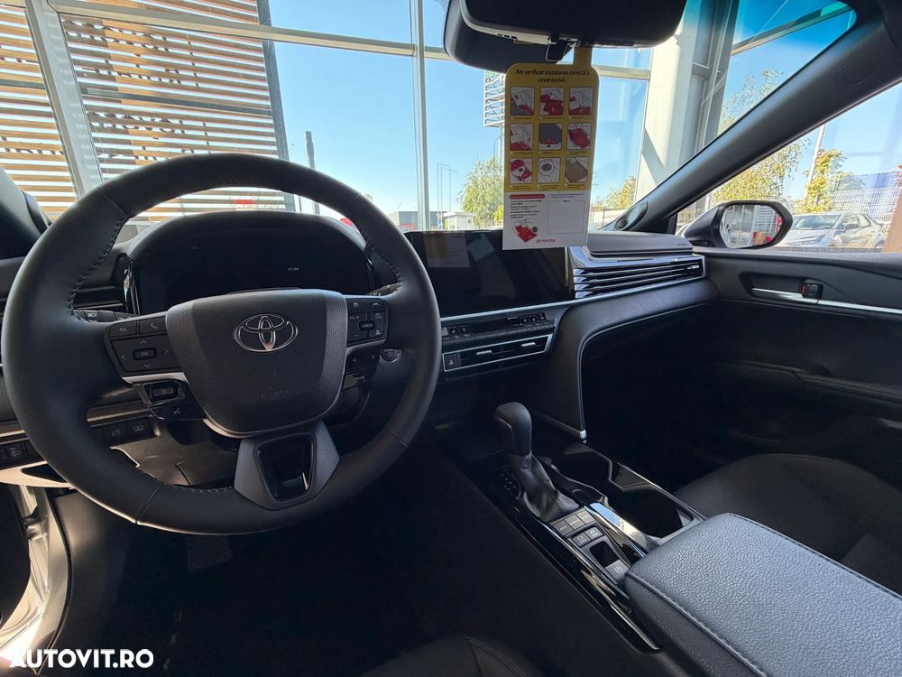 Toyota Camry 2.5 Exclusive - 9