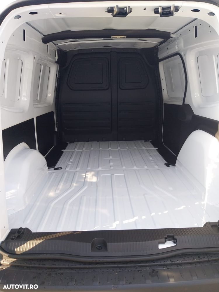 Renault RENAULT KANGOO VAN L2 BLUE DCI 95 - 17