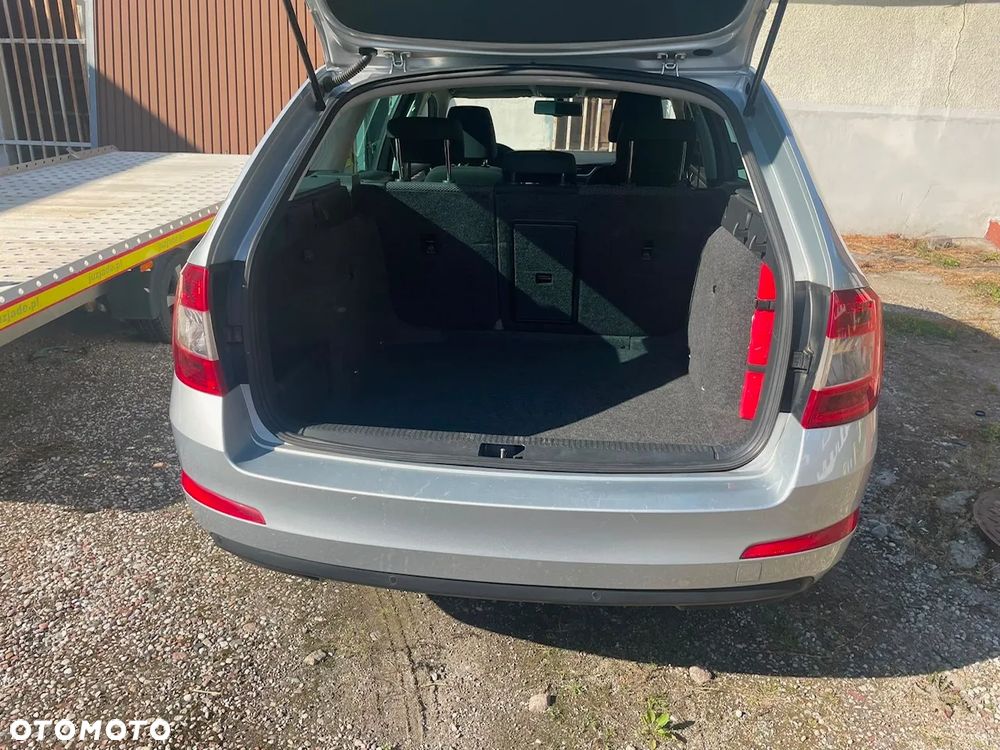 Skoda Octavia 2.0 TDI Ambition DSG - 8