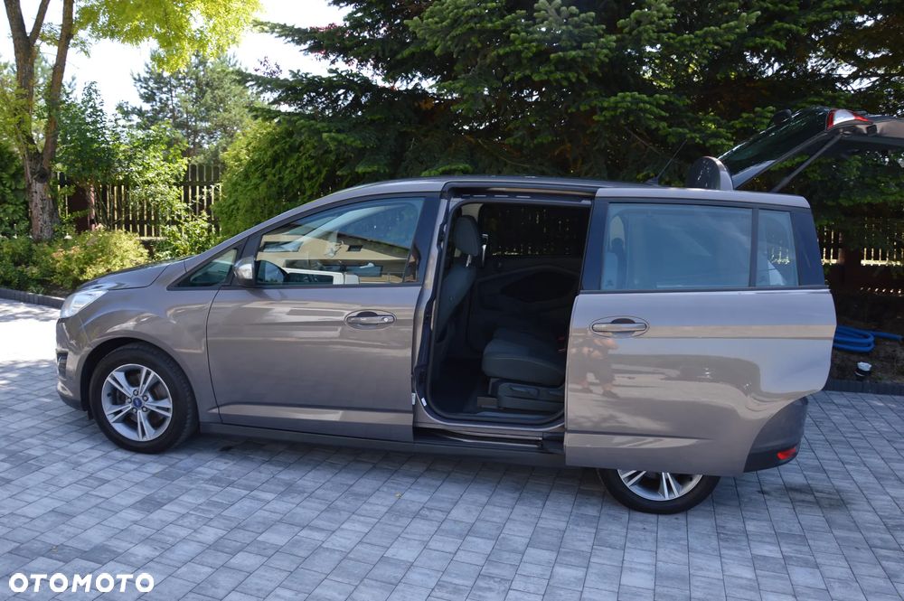 Ford Grand C-MAX - 19