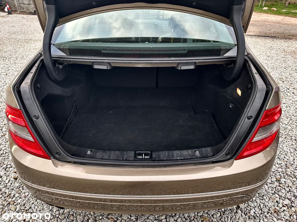 Mercedes-Benz Klasa C 180 Kompressor BlueEFFICIENCY Elegance - 19