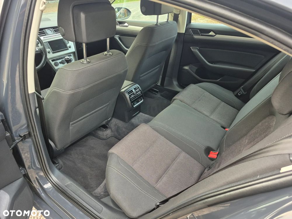 Volkswagen Passat 2.0 TDI BMT Comfortline - 19