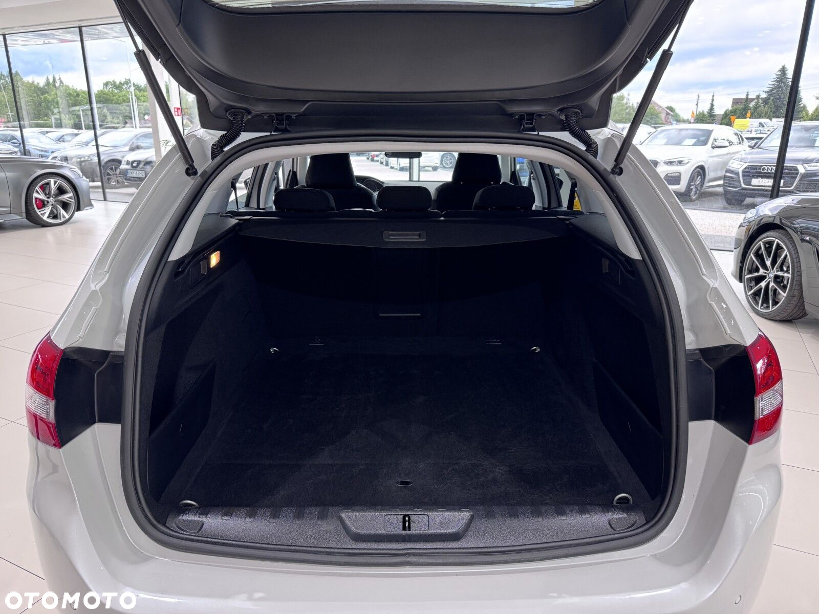 Peugeot 308 1.2 PureTech GPF Allure Pack S&S EAT8 - 17