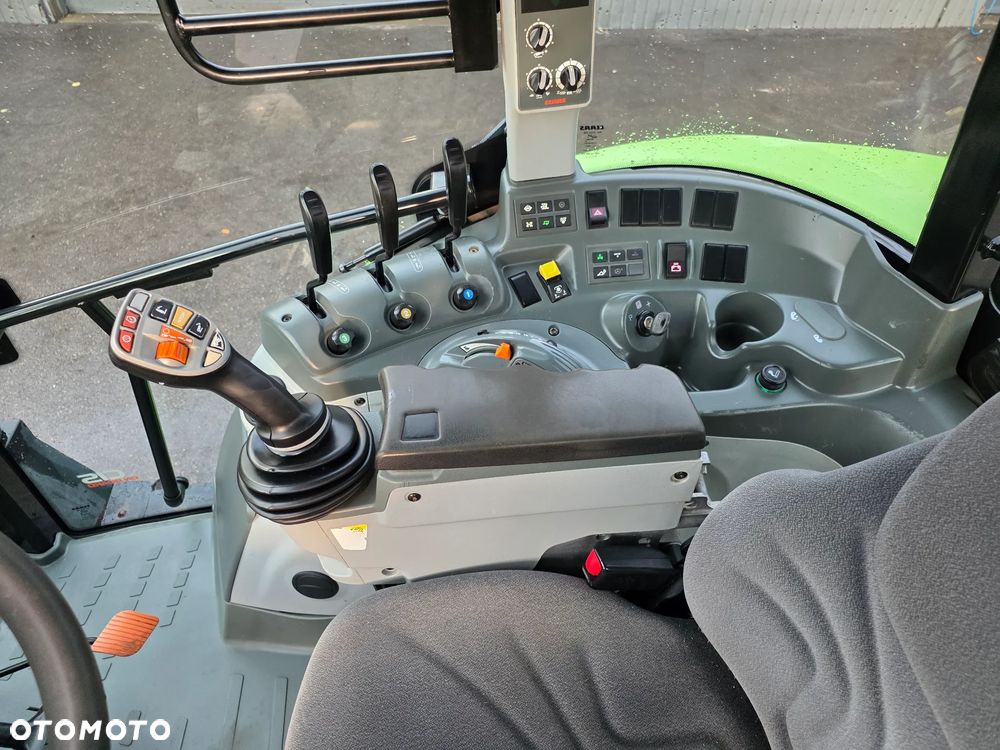 Claas Arion 440 CIS - 12