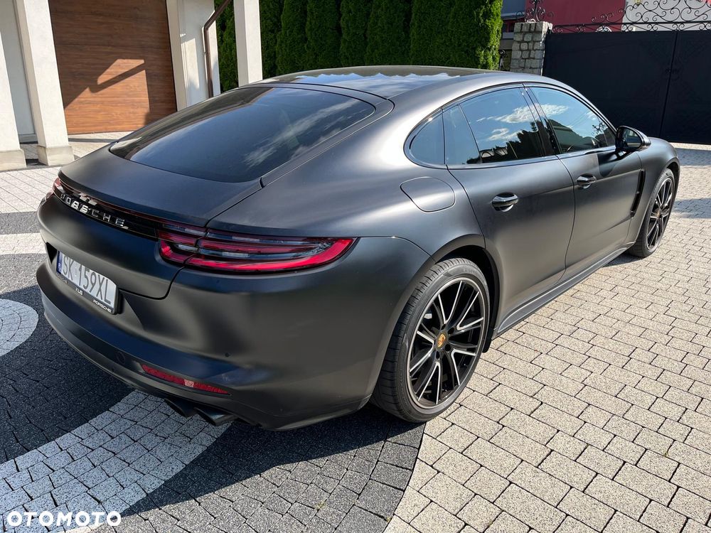 Porsche Panamera 4 E-Hybrid - 3