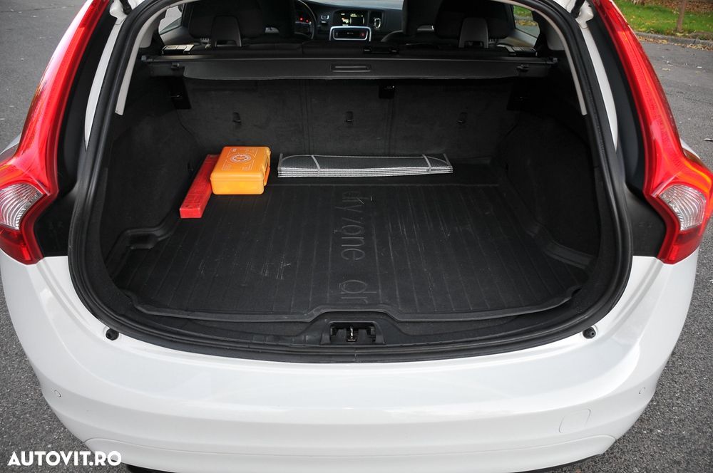 Volvo V60 D2 Kinetic - 17