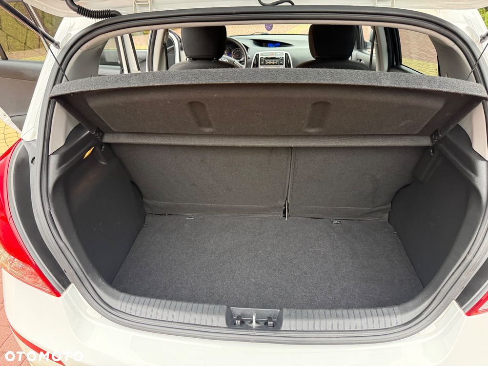 Hyundai i20 1.2 Trend - 25