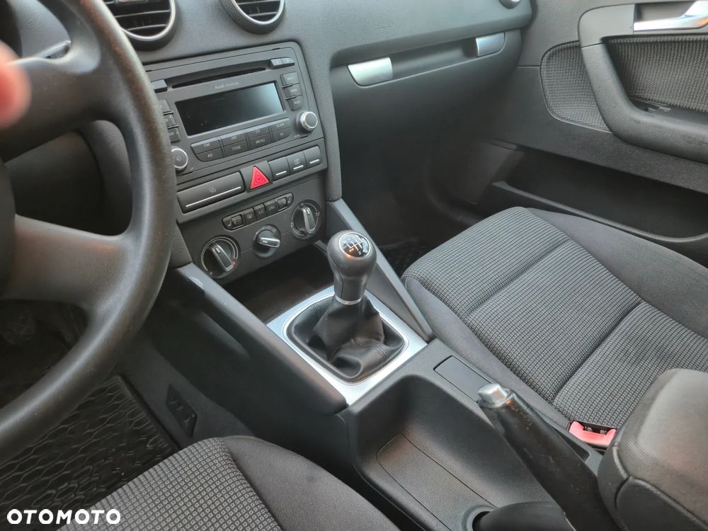 Audi A3 Sportback 1.6 Ambiente - 15