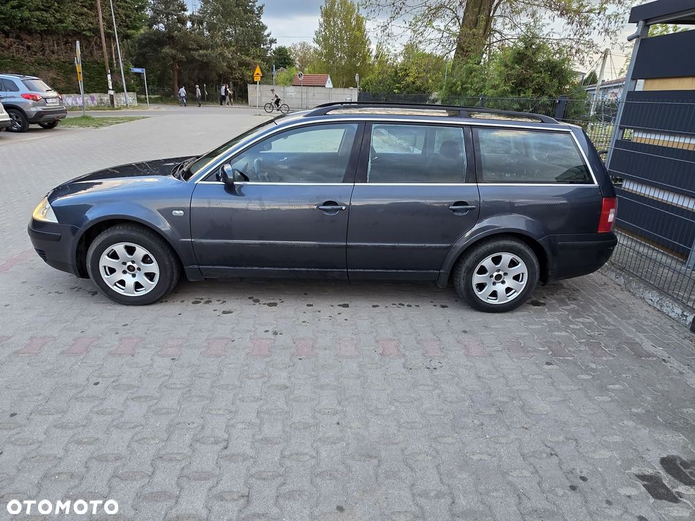 Volkswagen Passat 1.6 Comfortline - 4