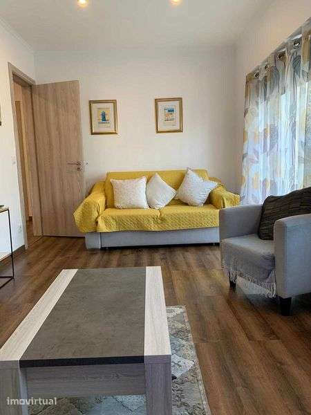 Vendo T2 com sotao 140 m2 - Grande imagem: 5/8