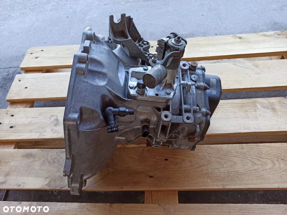 Skrzynia biegów Opel Meriva B F17W394 - 4