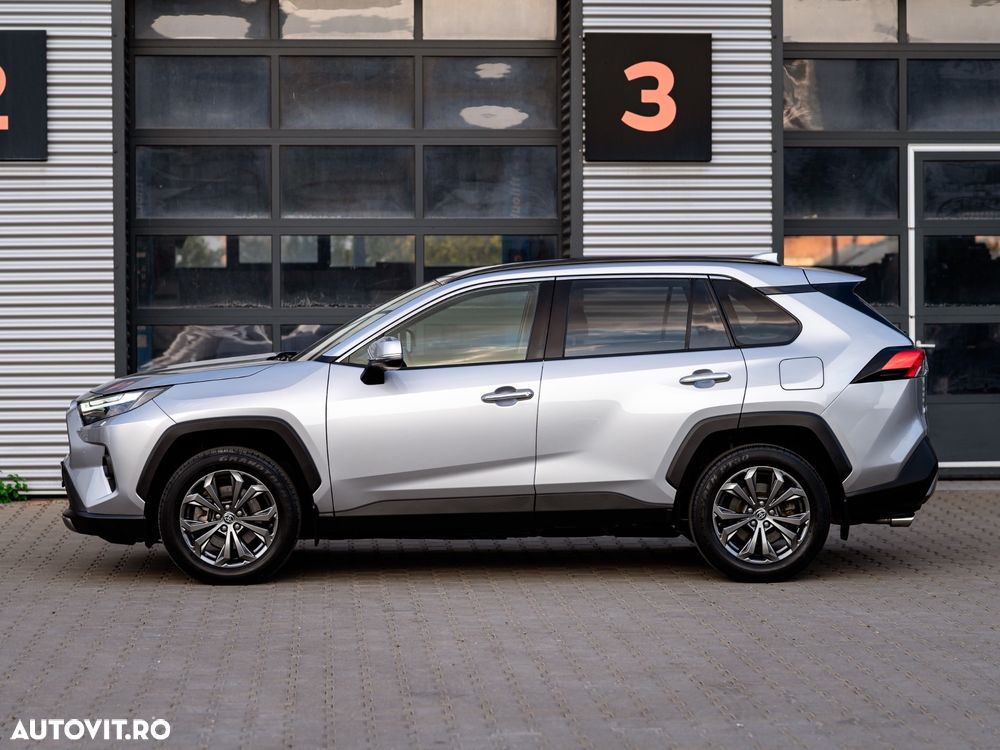 Toyota RAV4 - 8