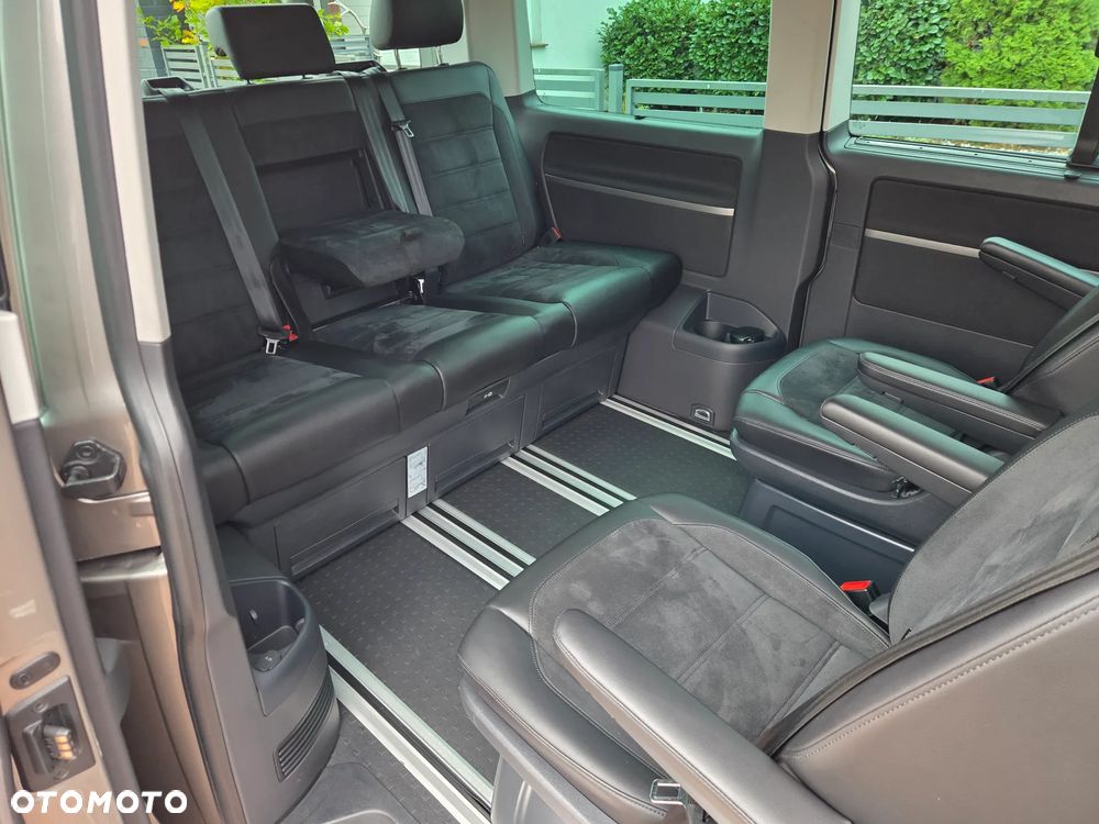 Volkswagen Multivan - 12